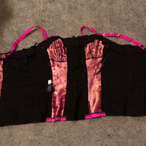 TRIPP NYC Black and Pink Floral Corset Top in size Large - Picture 9 of 10